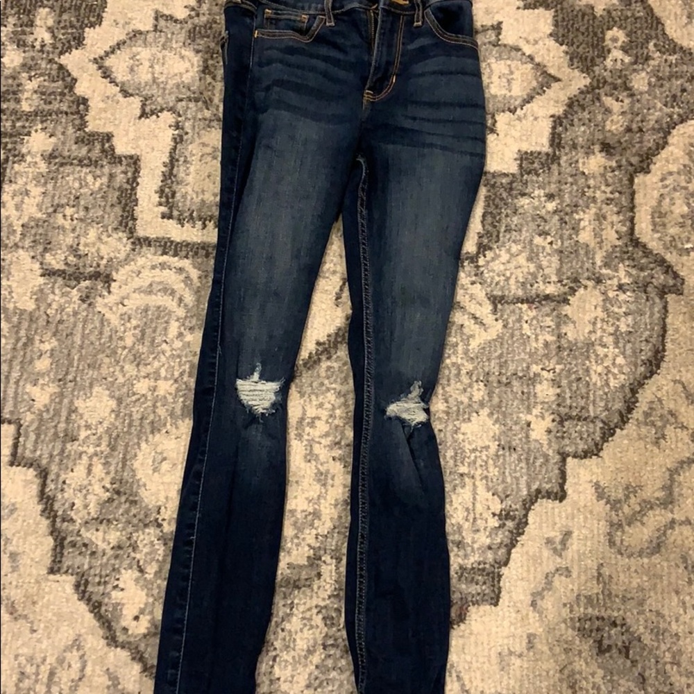 Ripped skinny jeans